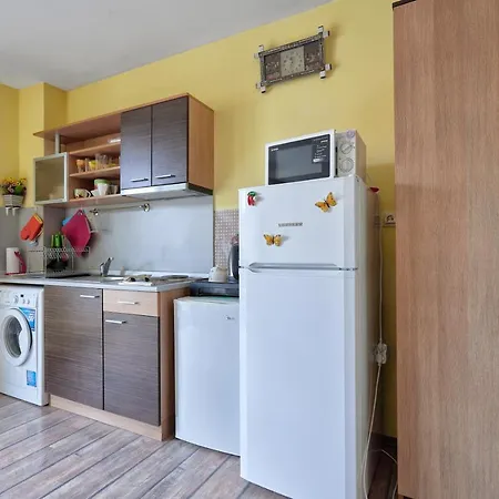 Апартамент ~ Waves ~ 1bd Flat By The Sea Равда